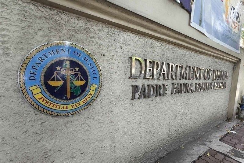 DOJ junks Hontiveros’ cyberlibel complaint vs Topacio, 5 others | Philstar.com