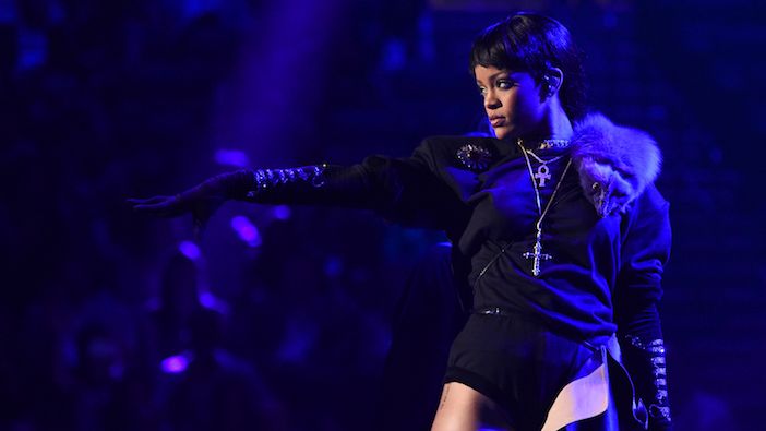 MTV VMA 2016: Watch Rihanna Perform Four Career-Spanning Medleys | Pitchfork
