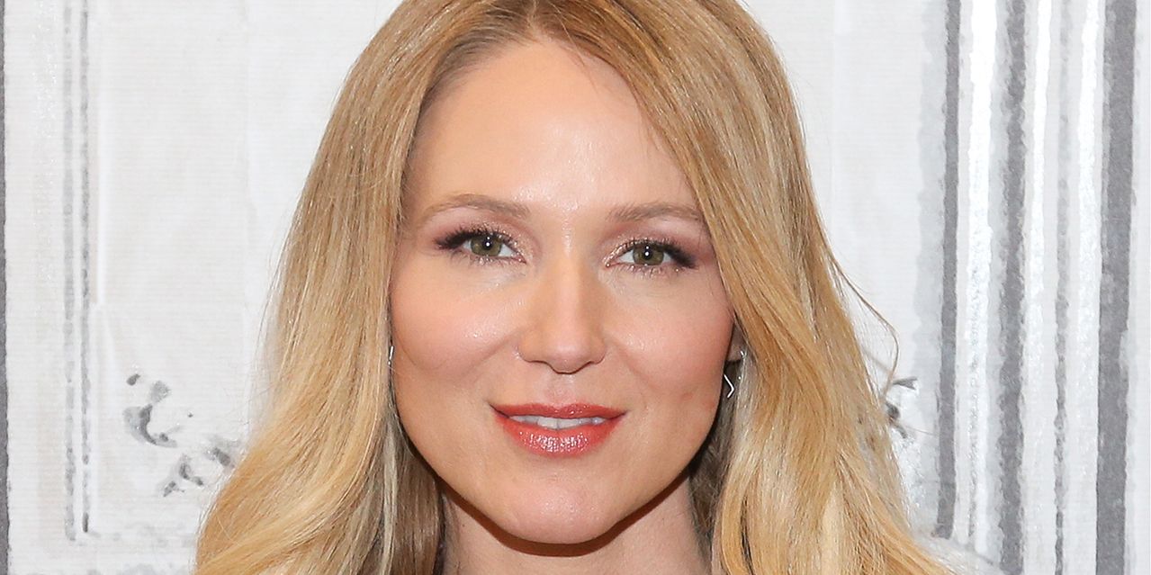 The 15-Second Meditation That Helps Jewel Calm Her Panic Attacks | SELF