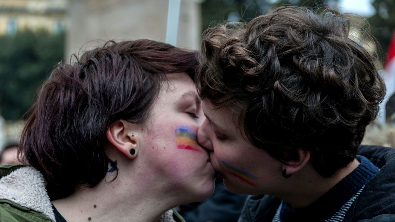 Most Cis People Are Unwilling to Date Trans People According to This New Study | Them