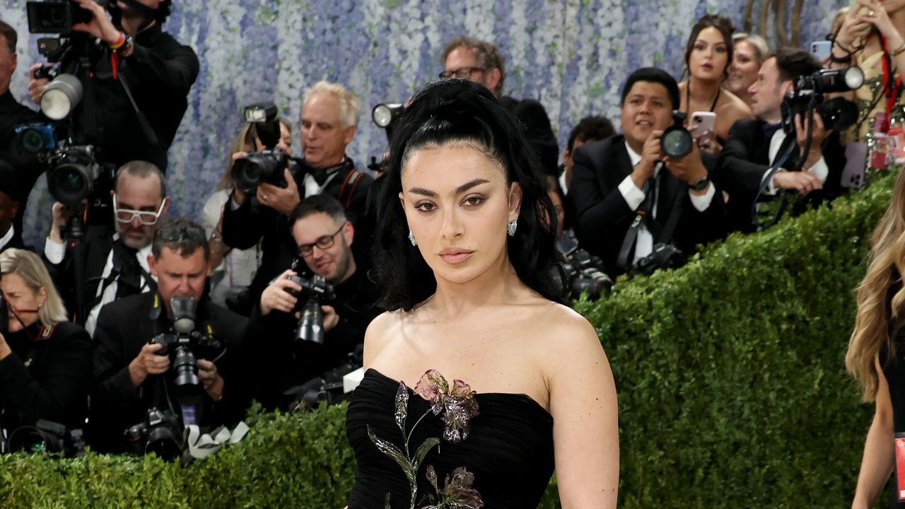 The Key Historic Reference Behind Charli XCX’s Deceivingly Simple Met Gala 2026 Look | Vanity Fair
