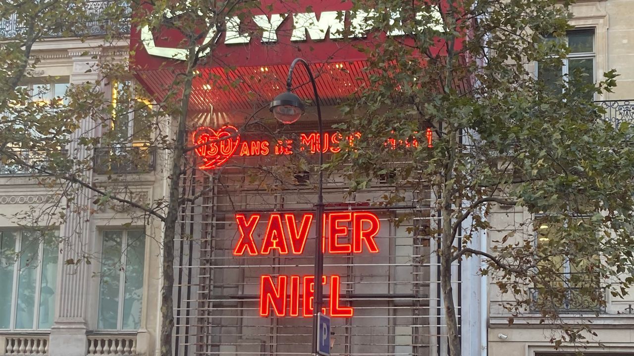 À l'Olympia, Xavier Niel livre un étrange stand-up sur son portefeuille | Vanity Fair