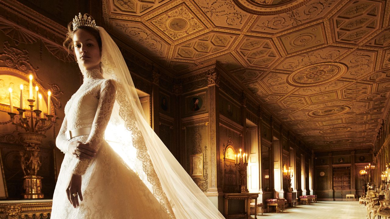 17 Vogue-Approved Lace Wedding Dresses | British Vogue