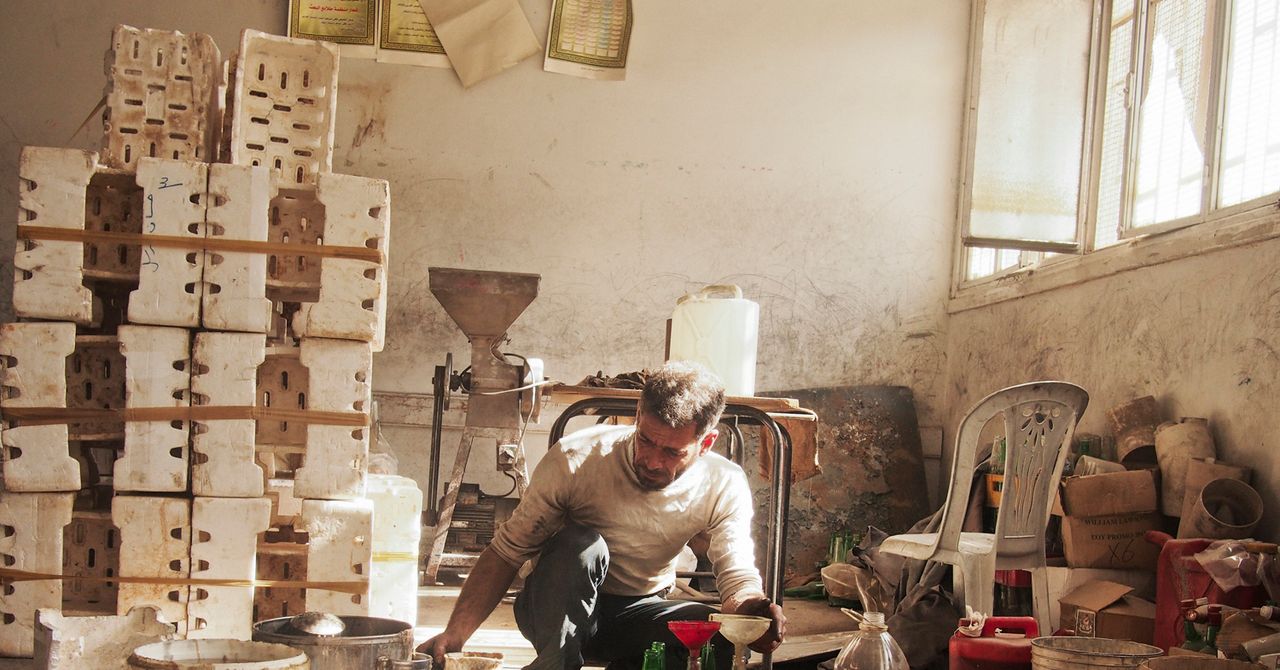 How War in Syria Turned These Ordinary Engineers Into Deadly Weapons Inventors | WIRED
