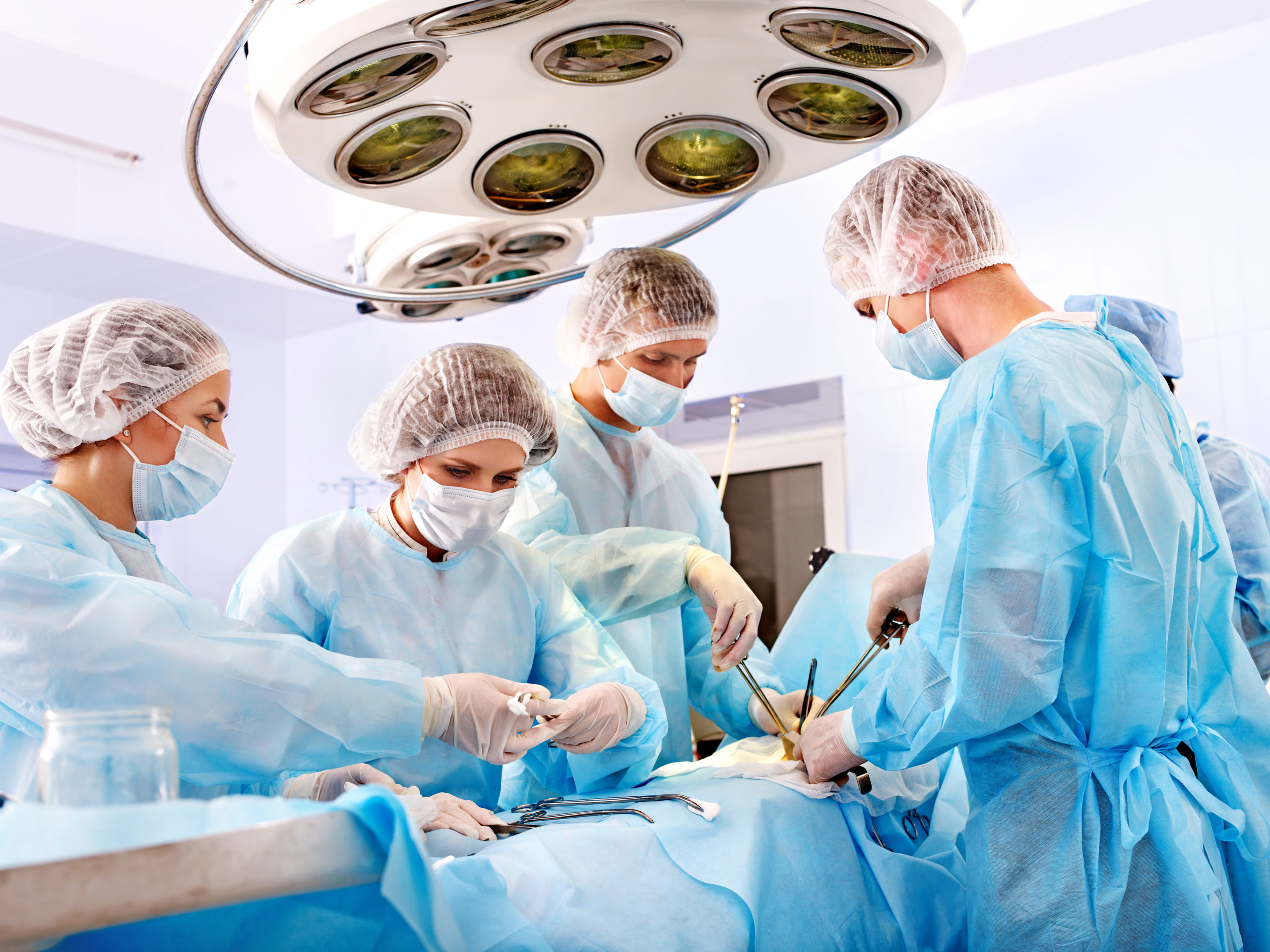 În fiecare lună două femei ajung în medie la spital cu o tumoră ce conține păr, dinți și grăsime. Medic: „Se presupune că e vorba de un geamăn «înghițit» în viața intrauterină” - Ziarul de Iaşi - liderul presei ieşene
