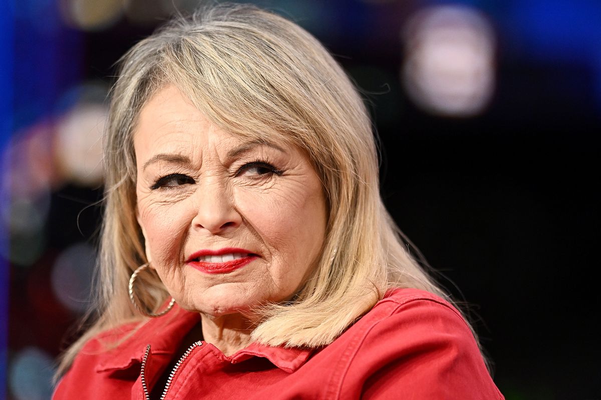 Roseanne Barr Urged Students to 'Drop Out of College' at Mar-a-Lago Fundraiser? | Snopes.com