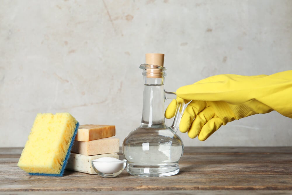 Cómo usar el vinagre blanco en la limpieza del hogar - Mejor con Salud