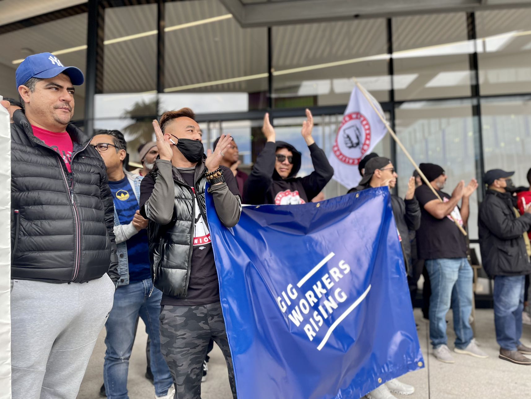 Hundreds of drivers rally ahead of Uber shareholder meeting
