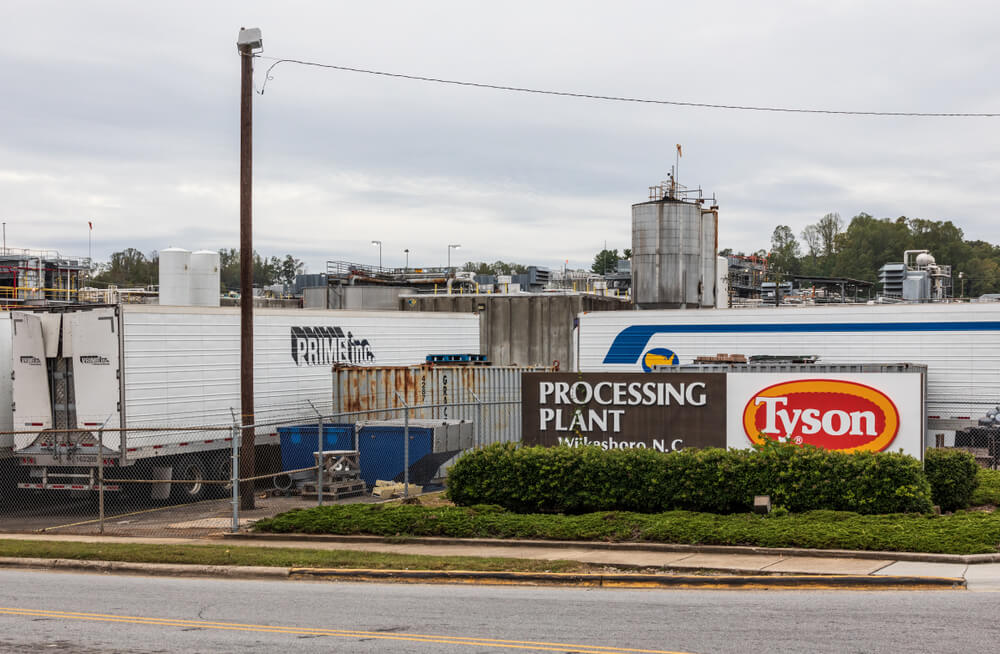 The Meatpacking Industry Drafted Trump's 2020 Order to Keep Plants Open At the Expense of Worker Safety - Modern Farmer