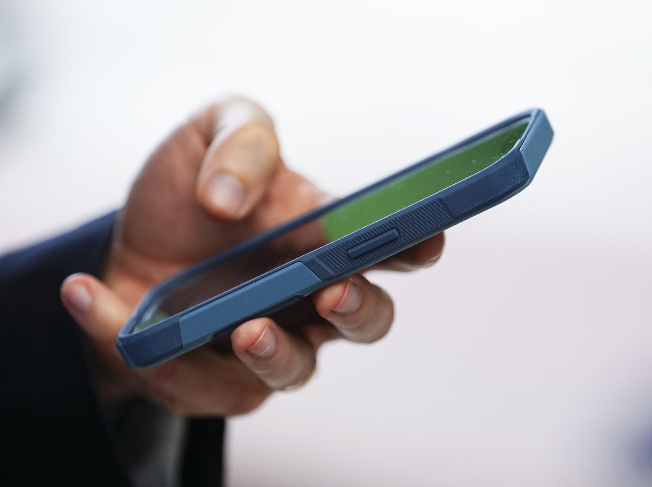 Sharp rise in psychological distress among Quebec teens, with ban on cell phones at school partly to blame