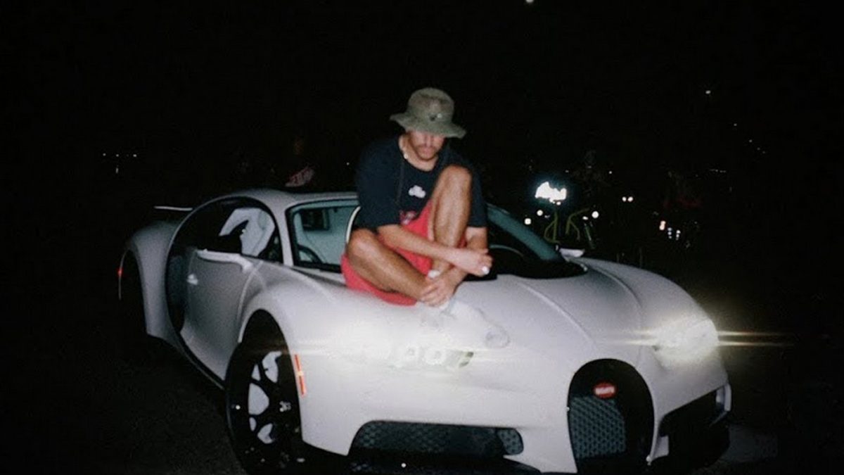 Bad Bunny anuncia que vende su Bugatti Chiron