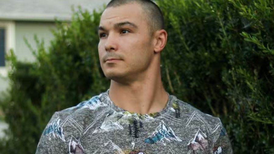 Court records reveal custody issues for Travis Decker