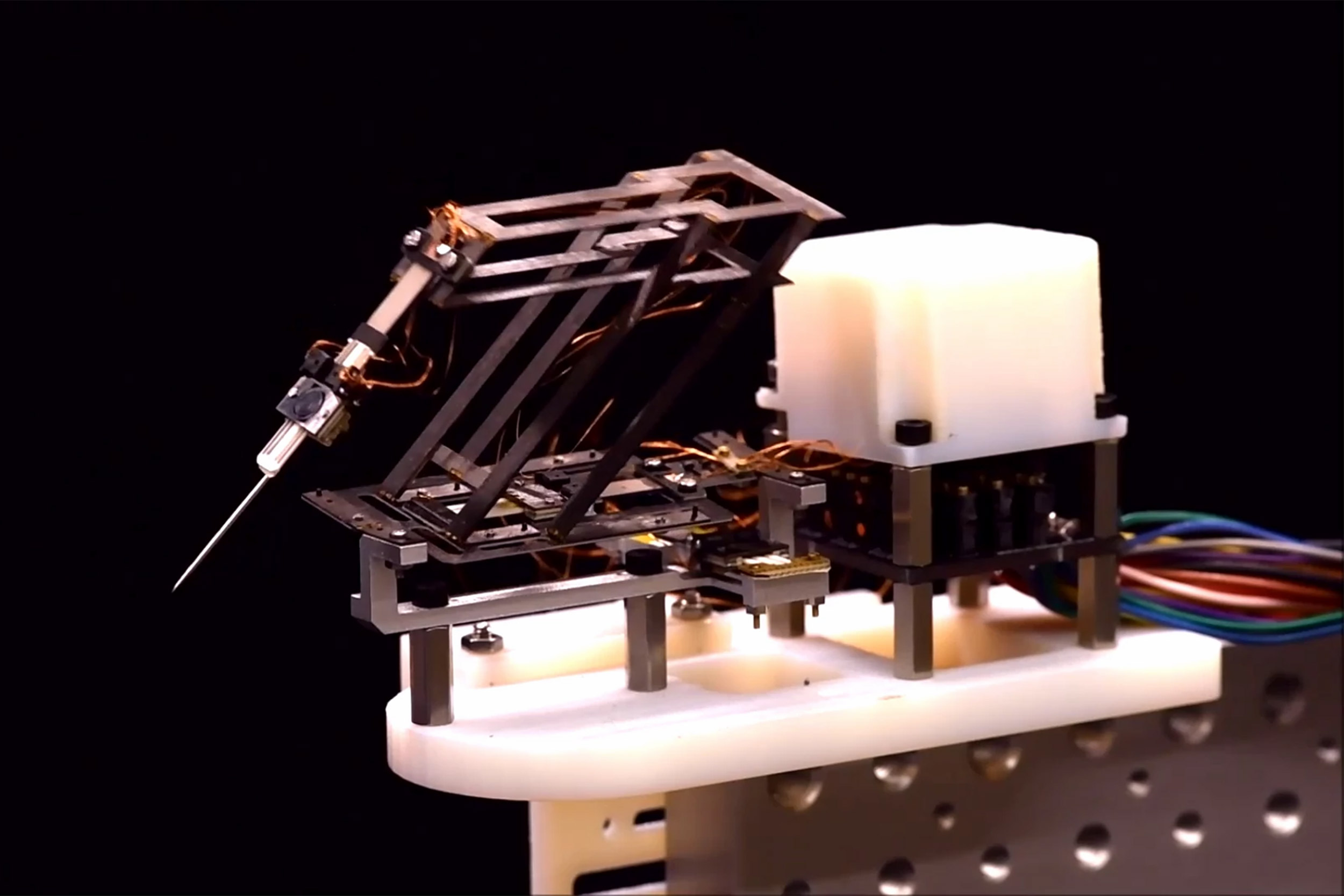 Engineers bring surgical robots down to microscale size — Harvard Gazette