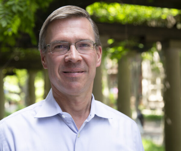 Study Finds That Stakeholder-Oriented Companies Yield Higher Returns - News