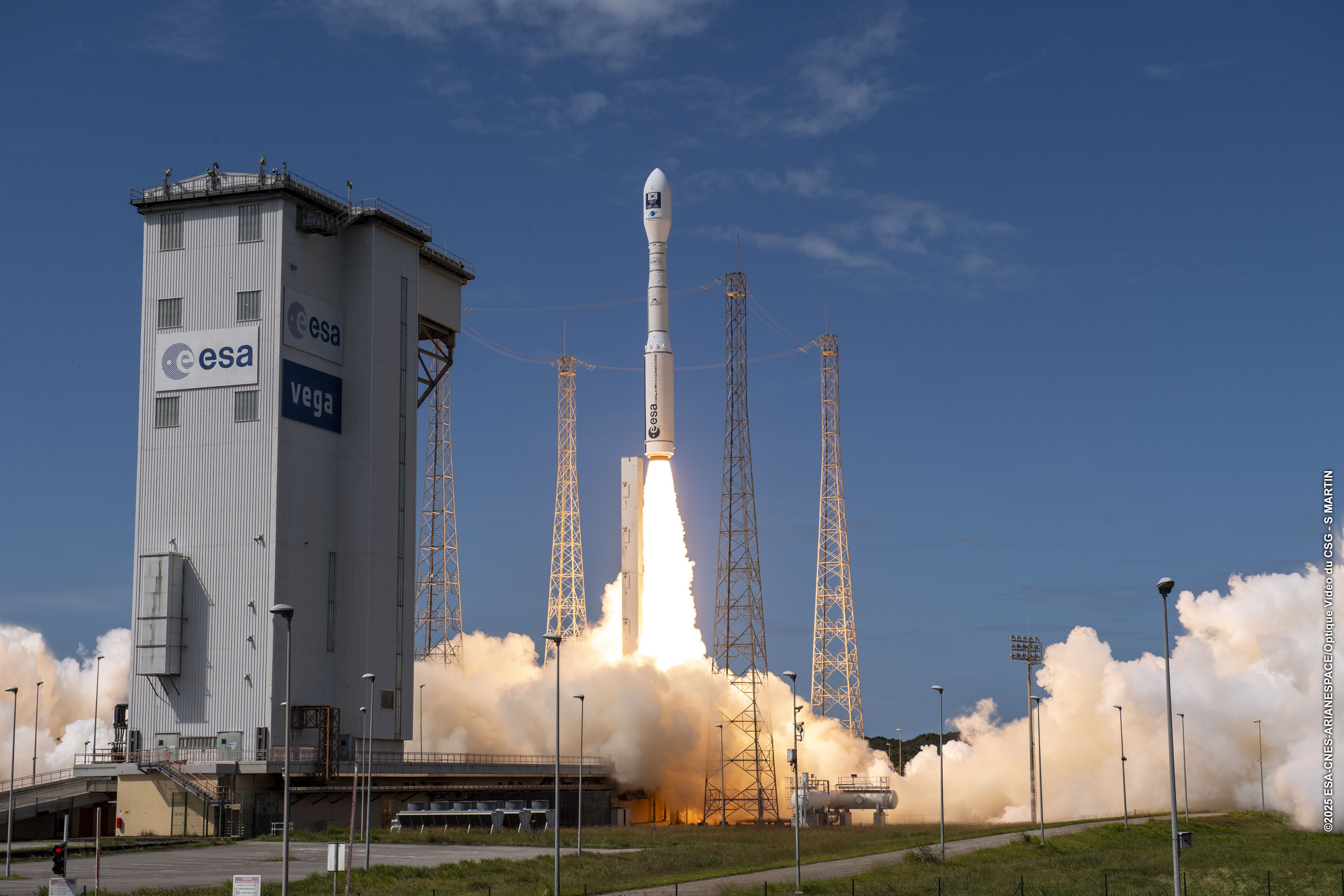 Arianespace lancia con successo il satellite KOMPSAT-7 con Vega C | Newsroom Arianespace