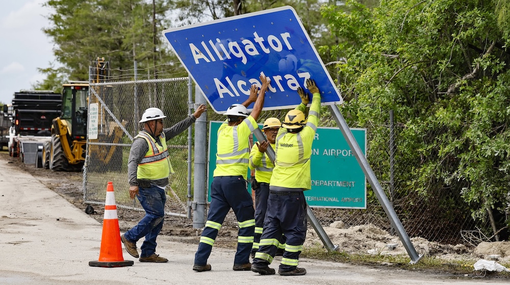 “Alligator Alcatraz” by the Miami Herald and Tampa Bay Times wins the 2025 Taylor Family Award for Fairness in Journalism - Nieman Foundation