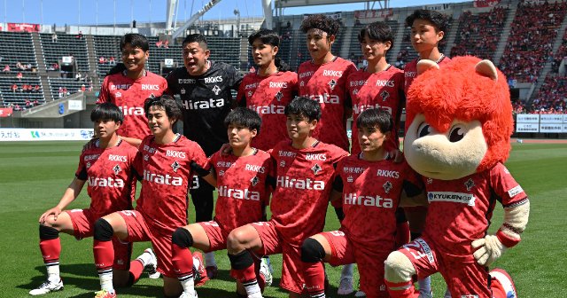 J2最終節の悲劇…何が明暗を分けたのか？「試合前に悲壮感はなかった」J3降格ロアッソ熊本の“誤算”…選手の要望「ハーフタイムに富山の経過を教えて」 - Jリーグ - Number Web - ナンバー