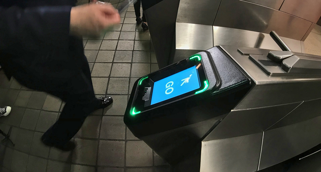 EXCLUSIVE: OMNY Debuts on Fair Fares After Delays - Streetsblog New York City