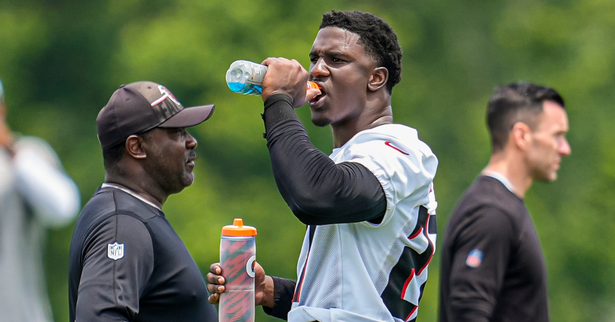 Falcons, James Pearce Jr. involved in several training camp scrums on Sunday: 'His anger got the best of him' - On3