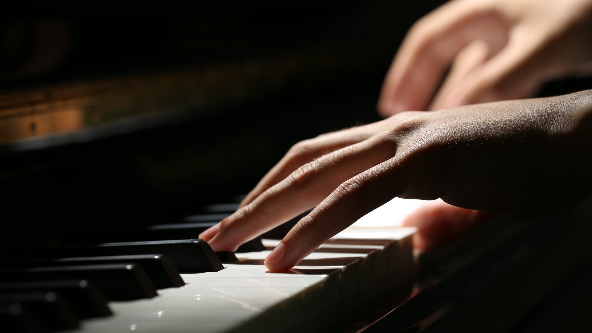 The Story Behind a Royalty-Free Music Track – How it's Made
