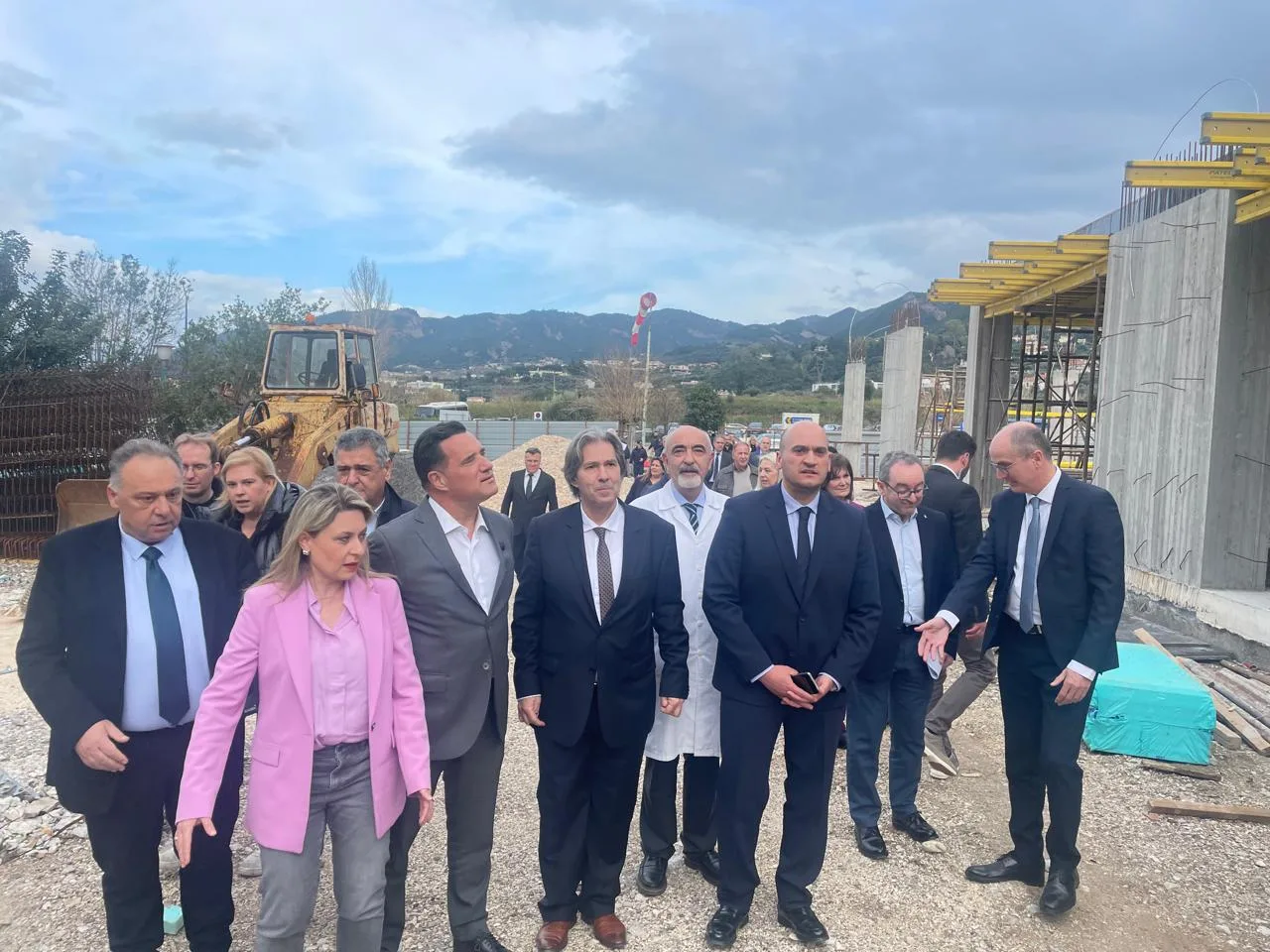Πάτρα: Ο Γεωργιάδης εγκαινίασε το συγκρότημα του νέου γραμμικού επιταχυντή στο τμήμα ακτινοθεραπείας του «Άγιος Ανδρέας» | ΕΙΔΗΣΕΙΣ