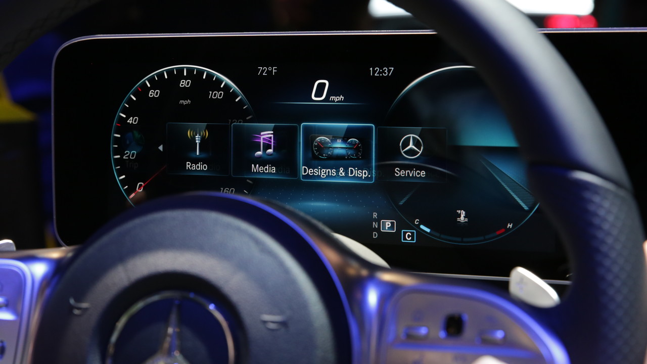 Mercedes-Benz: OLED-Bildschirme von LG Display sollen Einzug halten - ComputerBase
