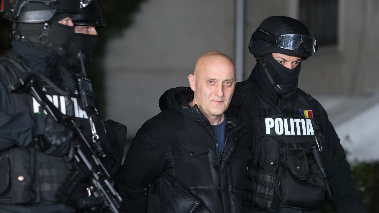 Horațiu Potra ar fi leșinat în sala de judecată. El și Călin Georgescu urmează să afle dacă procesul în care sunt acuzați de tentativă de lovitură de stat poate începe - Playtech Știri