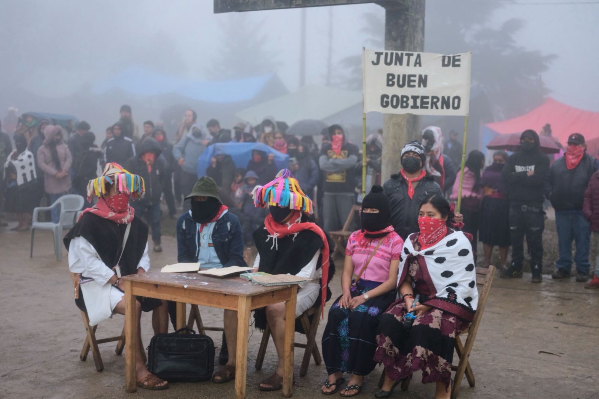 En su mensaje de Año Nuevo, zapatistas denuncian 32 años de malos gobiernos – Prensa Comunitaria