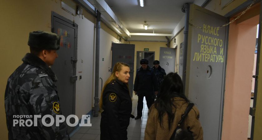 Посетили следственный изолятор №2 на улице Нагорной города Кирова, чтобы увидеть, в каких условиях содержатся подозреваемые,обвиняемые и осужденные.