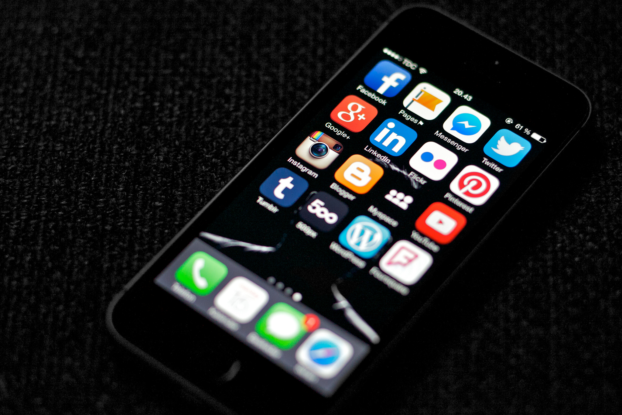 Is Social Media Making Us All the Same? - Pacific Standard