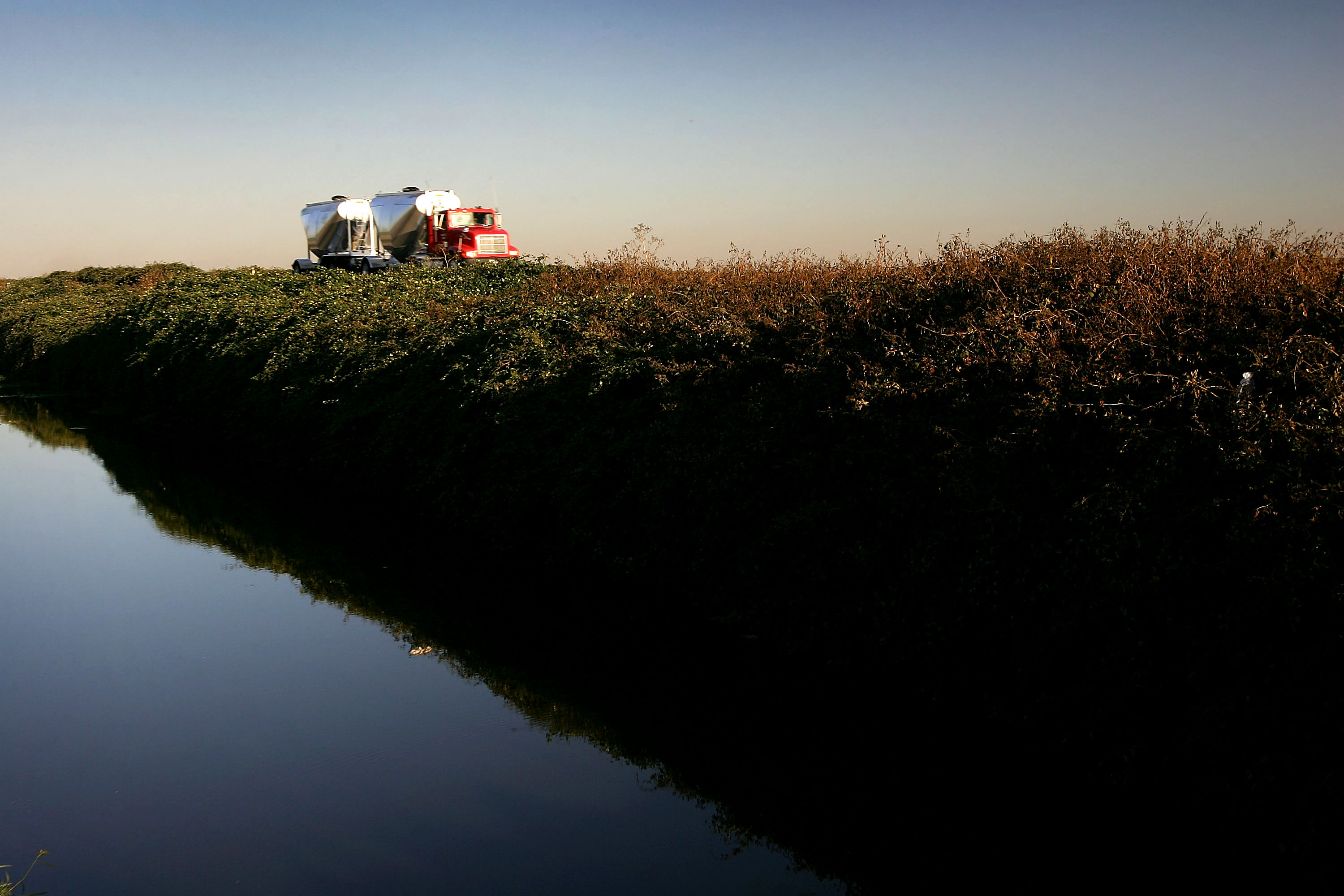 California's Delta Tunnels Project Has Funding, but Regulatory Issues Remain