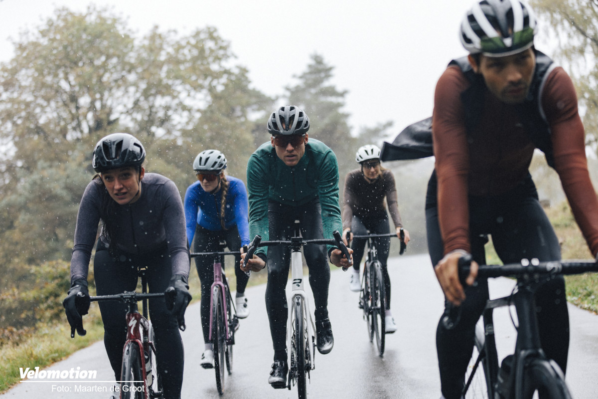 Passender Schutz für die anstehende nasse und kalte Jahreszeit Shimano präsentiert Herbst- und Winterkollektion 2024/2025 - Velomotion