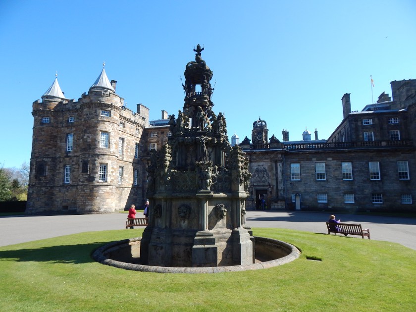 Holyrood Palace, die Queen feiert ihren 90. Geburtstag