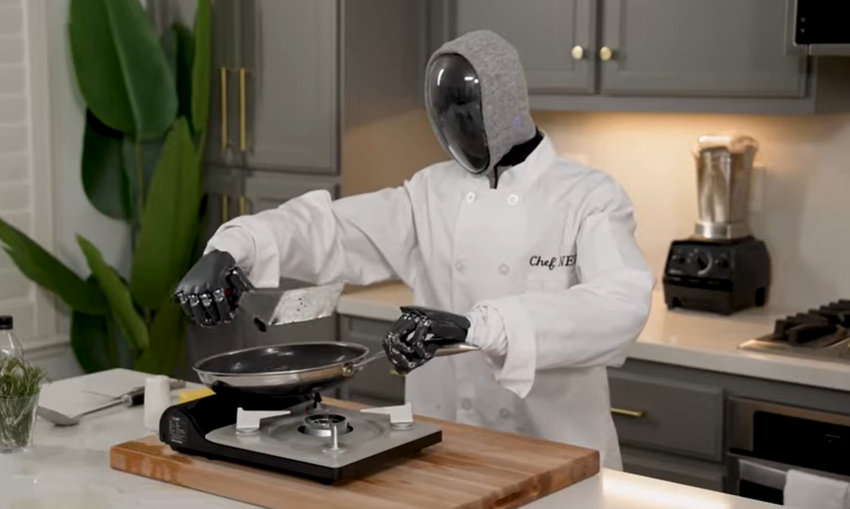 Restaurants Weigh the Benefits of Humanoid Robots Versus Functional Robots |