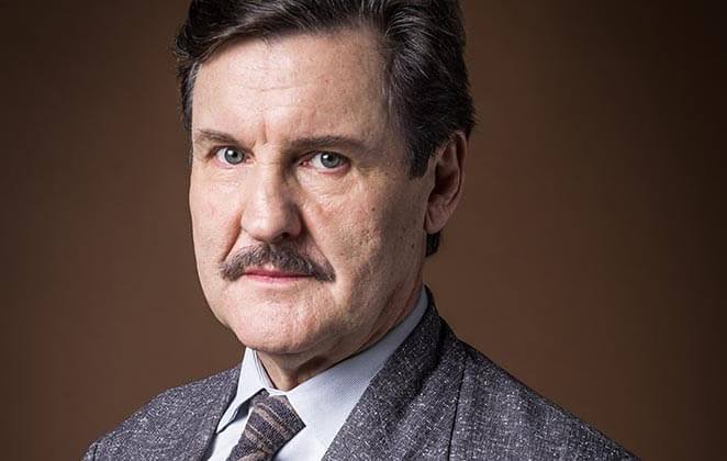 Éramos Seis: Todos mentem para Julio sobre quitação da casa: “Vamos comemorar!”