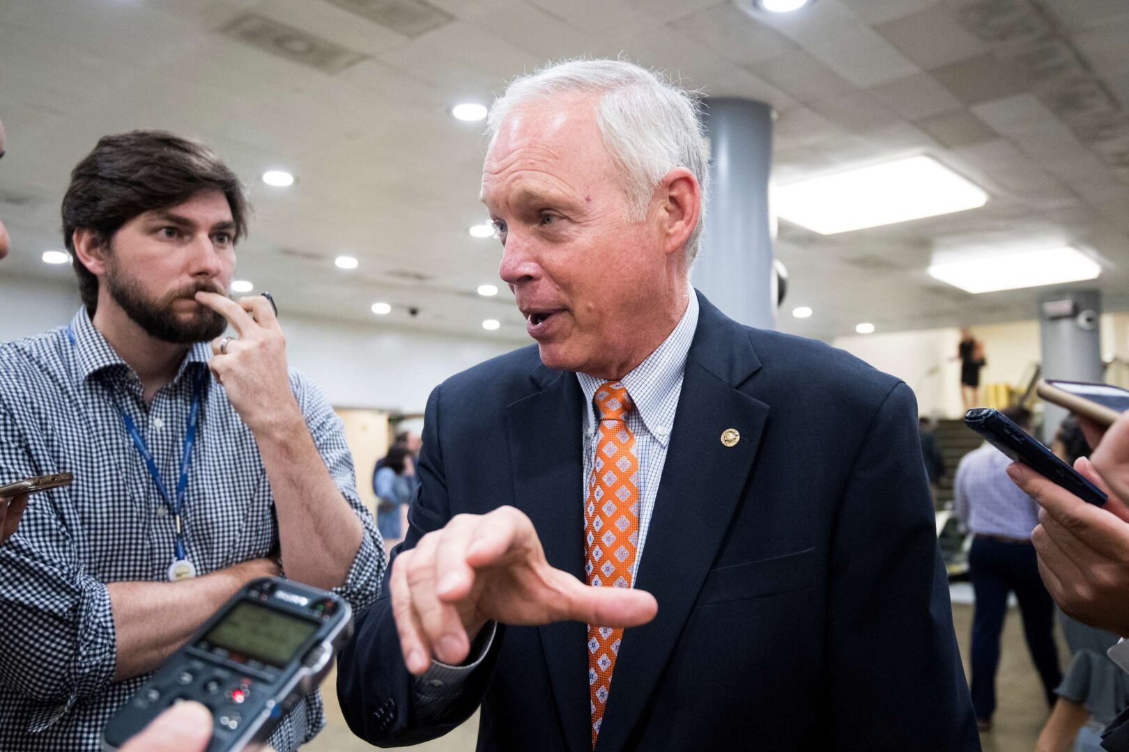Senators unload stock after coronavirus briefings – Roll Call