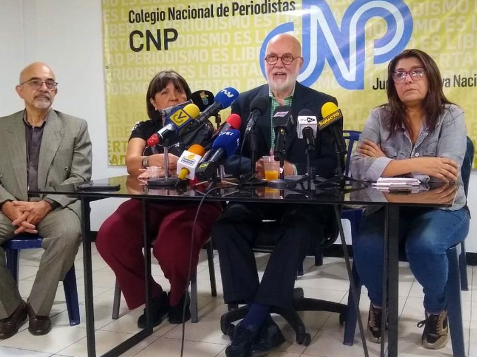 Menos espacios de trabajo para periodistas: 405 medios han sido cerrados en los últimos 20 años - Runrun.es: En defensa de tus derechos humanos