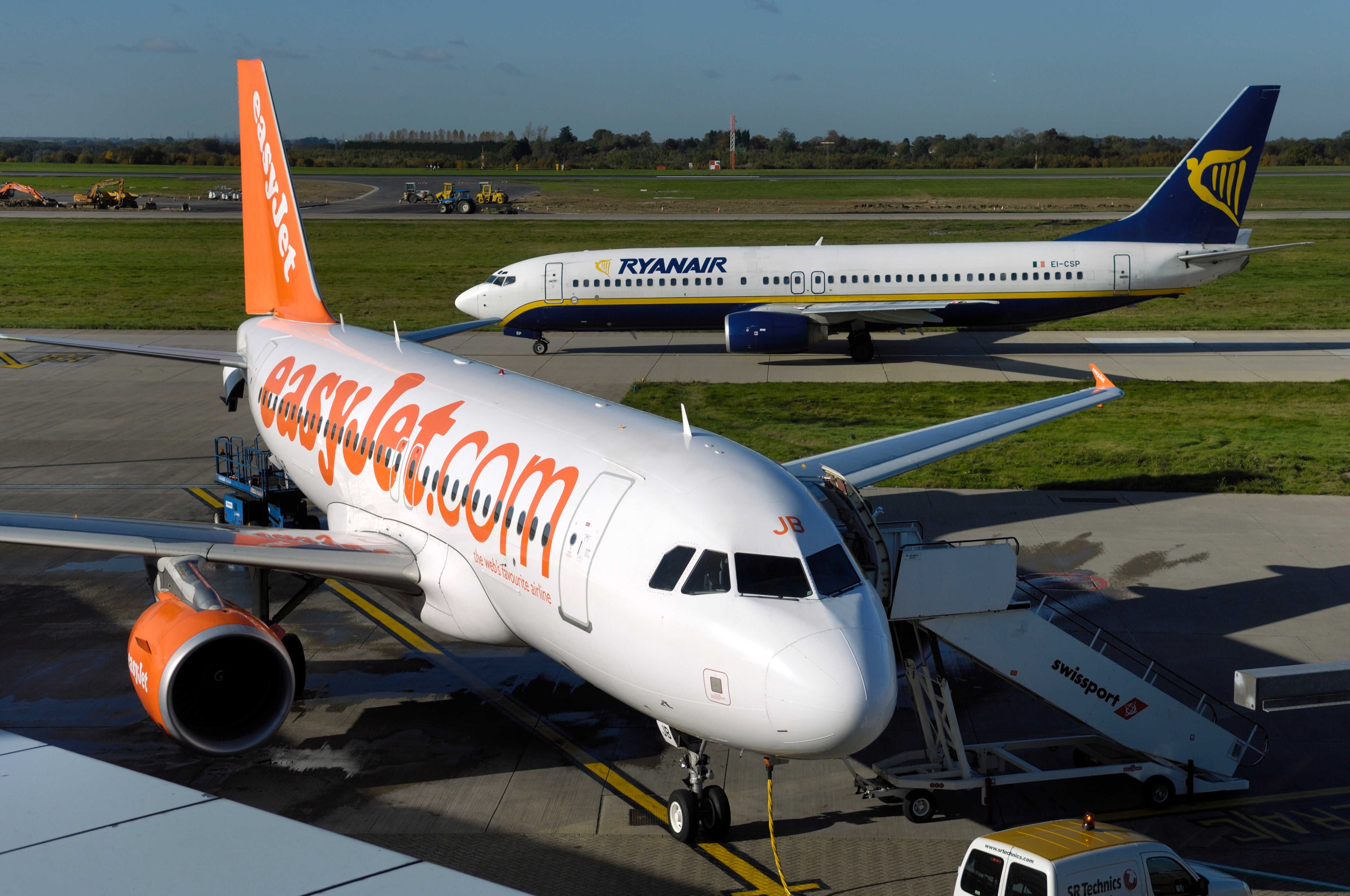 Is Boeing or Airbus Better? We Asked an Airline Pilot - The Points Guy