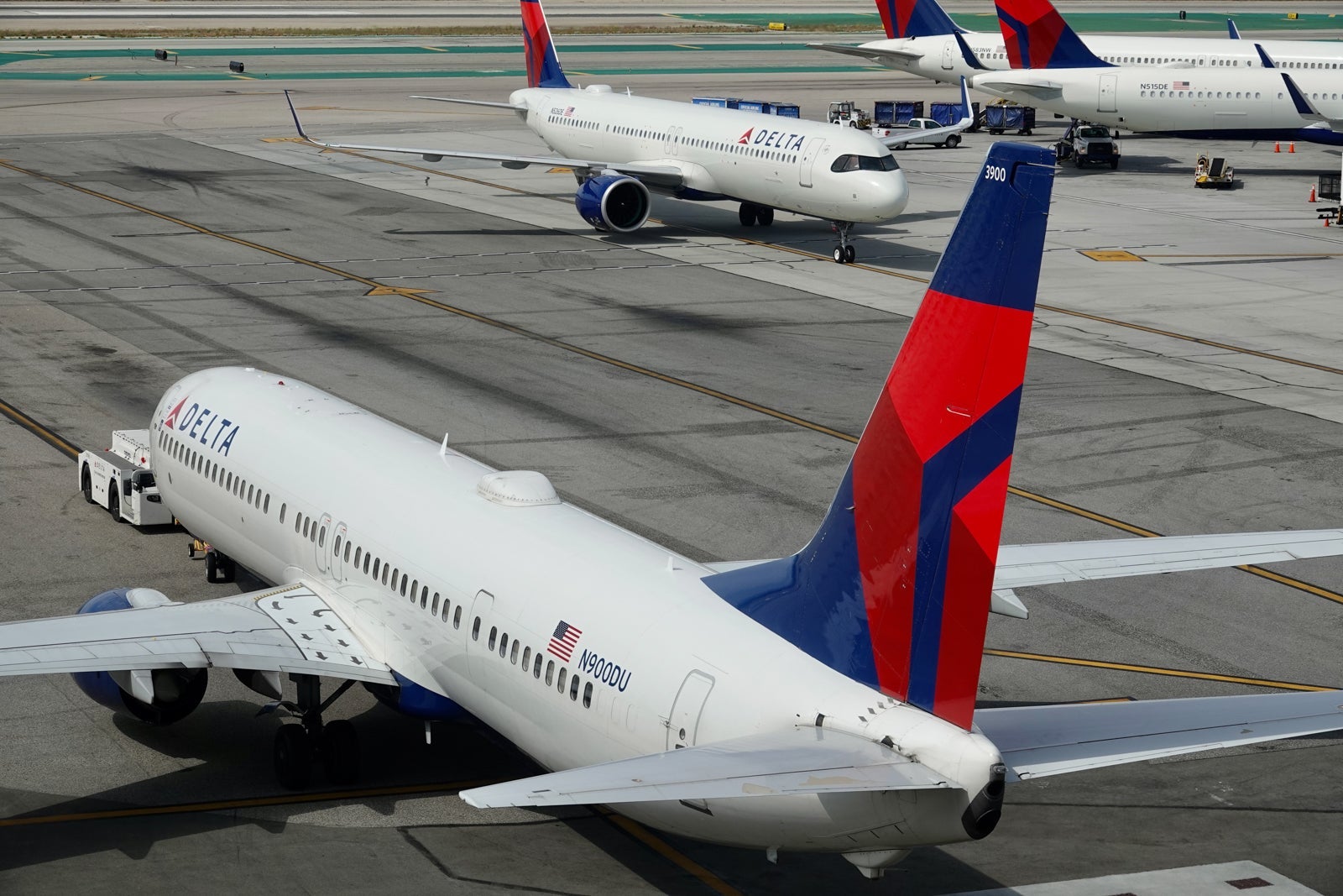 Delta SkyMiles: Complete guide to earning, redeeming and elite status - The Points Guy