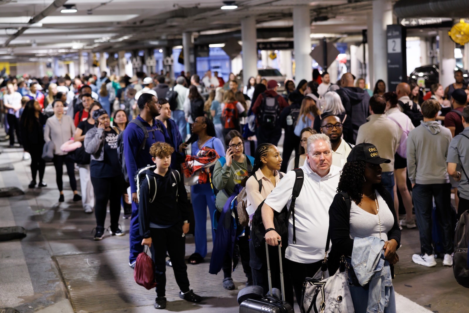 TSA screening chaos worsens as shutdown drags on - The Points Guy