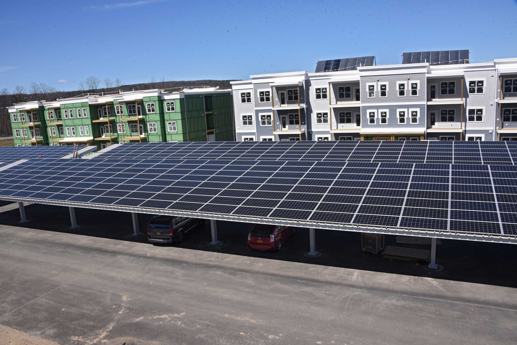 Industry, unions ask: How much will green energy cost New York consumers?