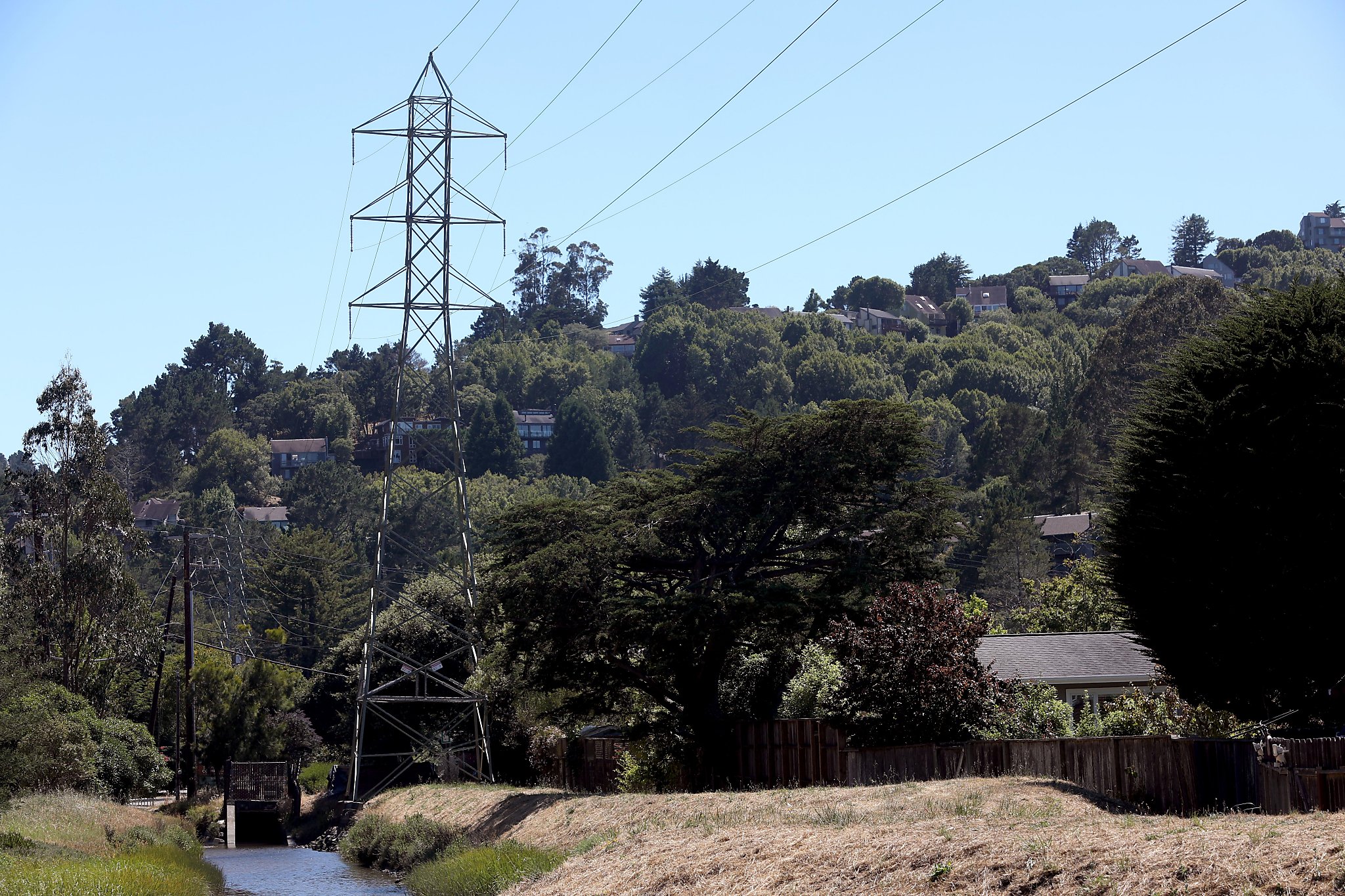 PG&E says power line inspections revealed 10,000 problems — some in need of immediate repair