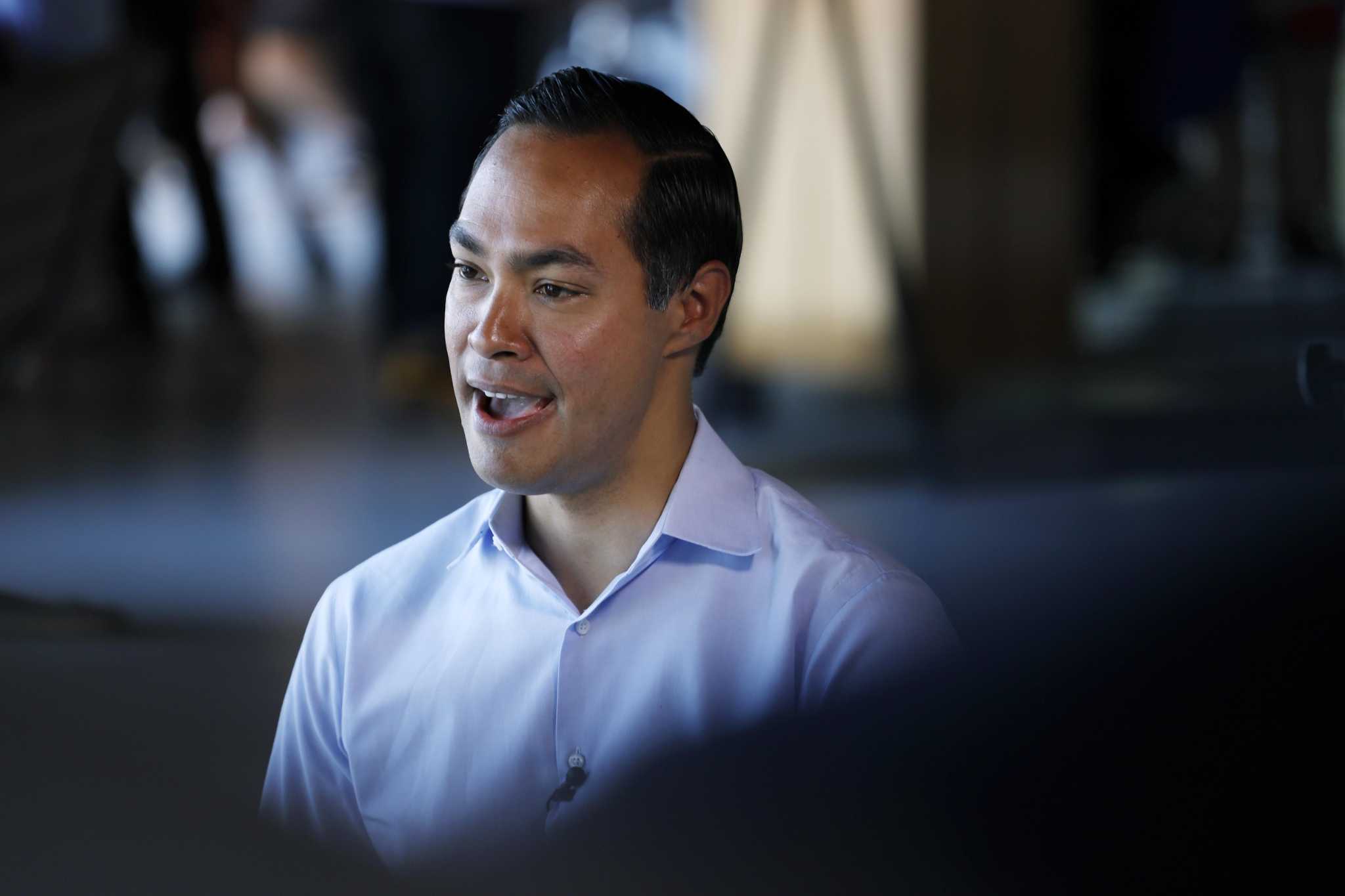 Julián Castro calls for federal gun license, better hate group monitoring