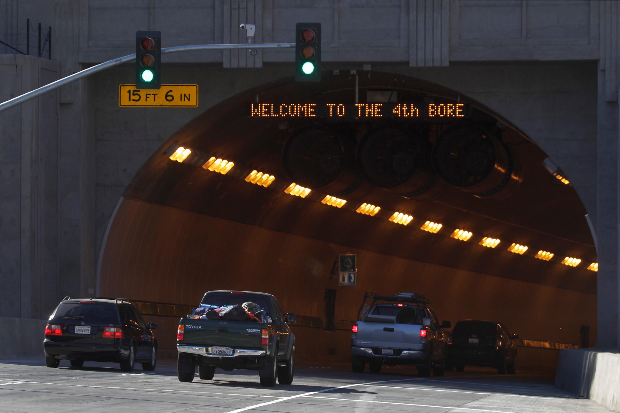 Caldecott Tunnel to remain open during PG&E shut-offs