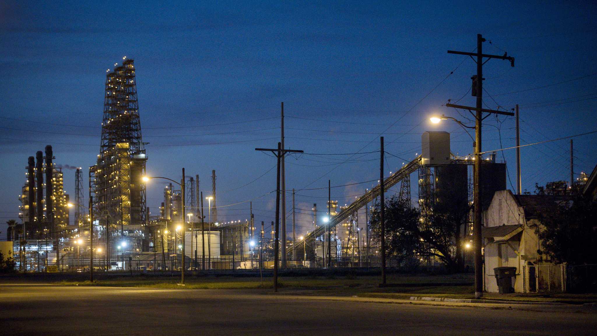 Texas oil and gas greenhouse pollution could negate progress on emissions, report says