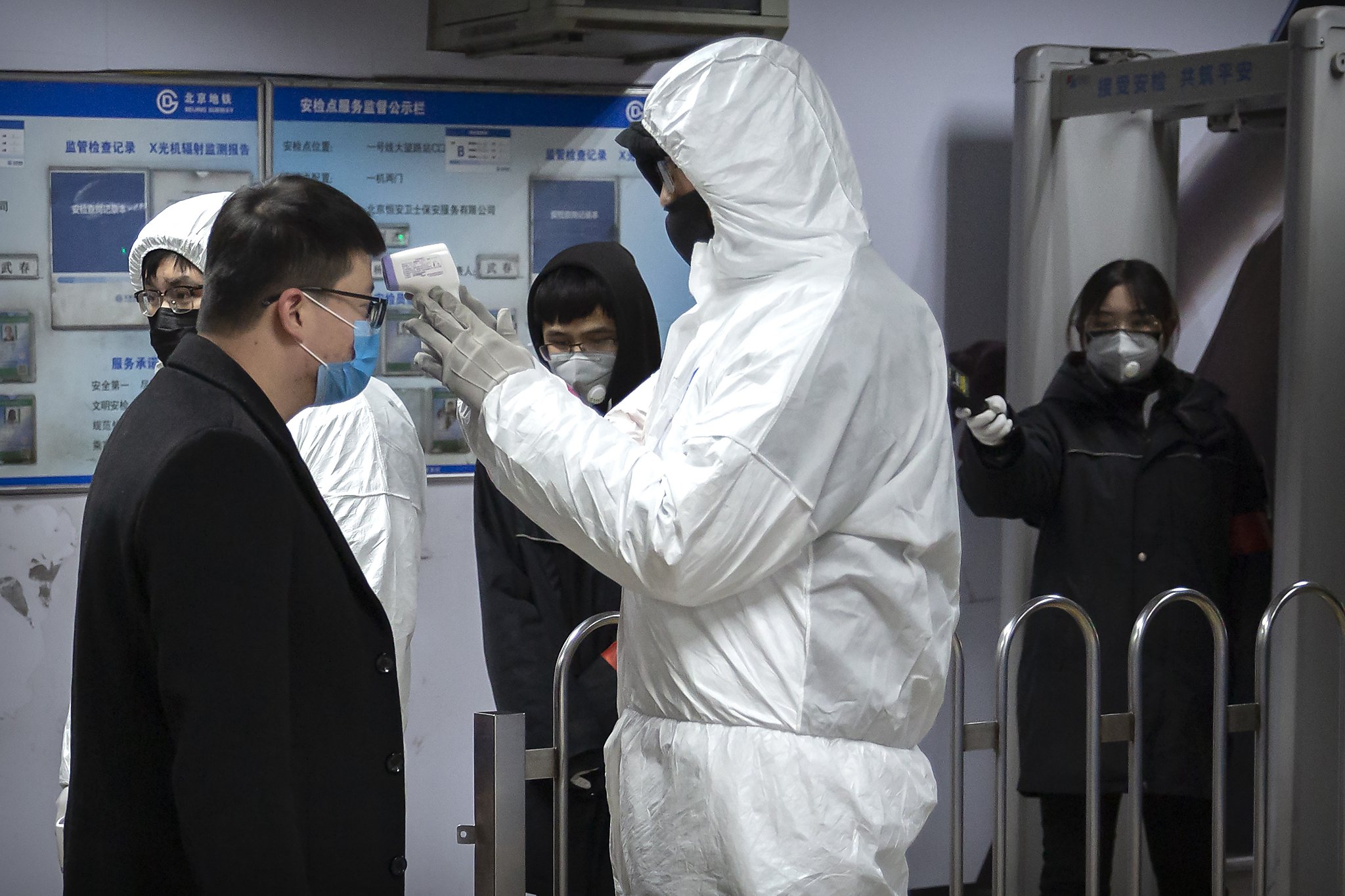 US readies evacuation from China as virus toll rises