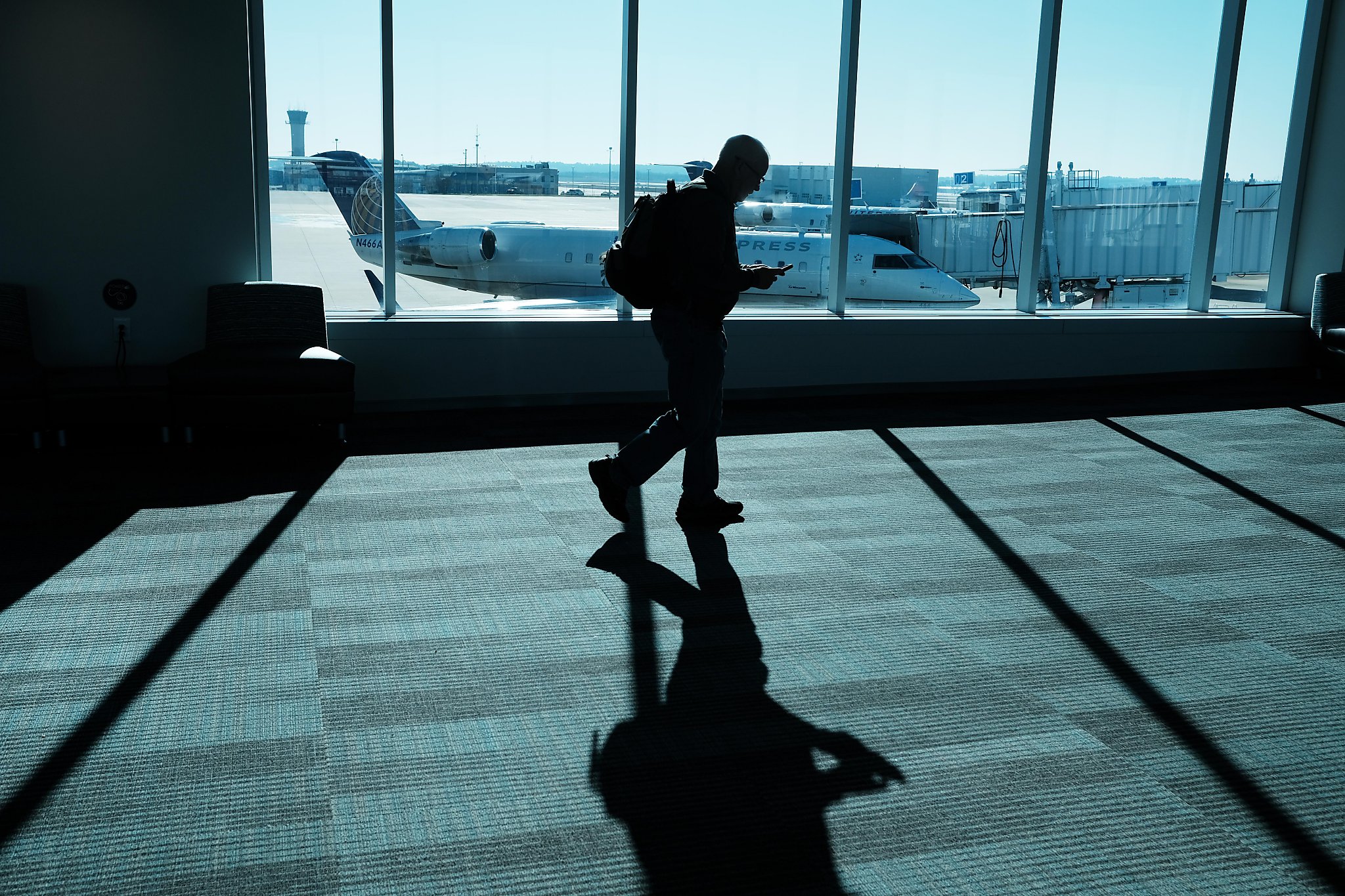 Coronavirus: Salesforce, Twitter bar workers from U.S. flights