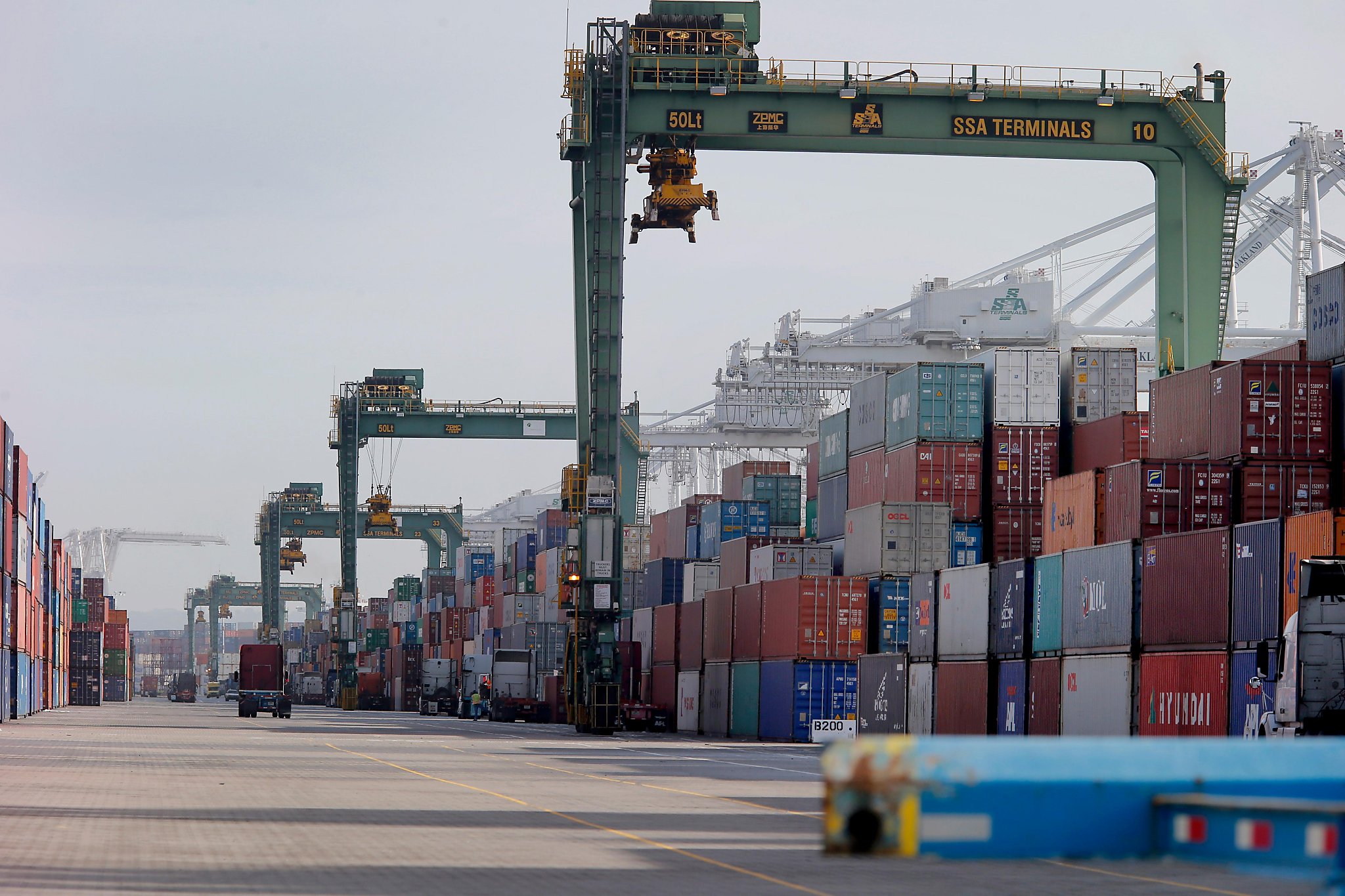 Coronavirus: Port of Oakland longshoremen threaten to walk off job