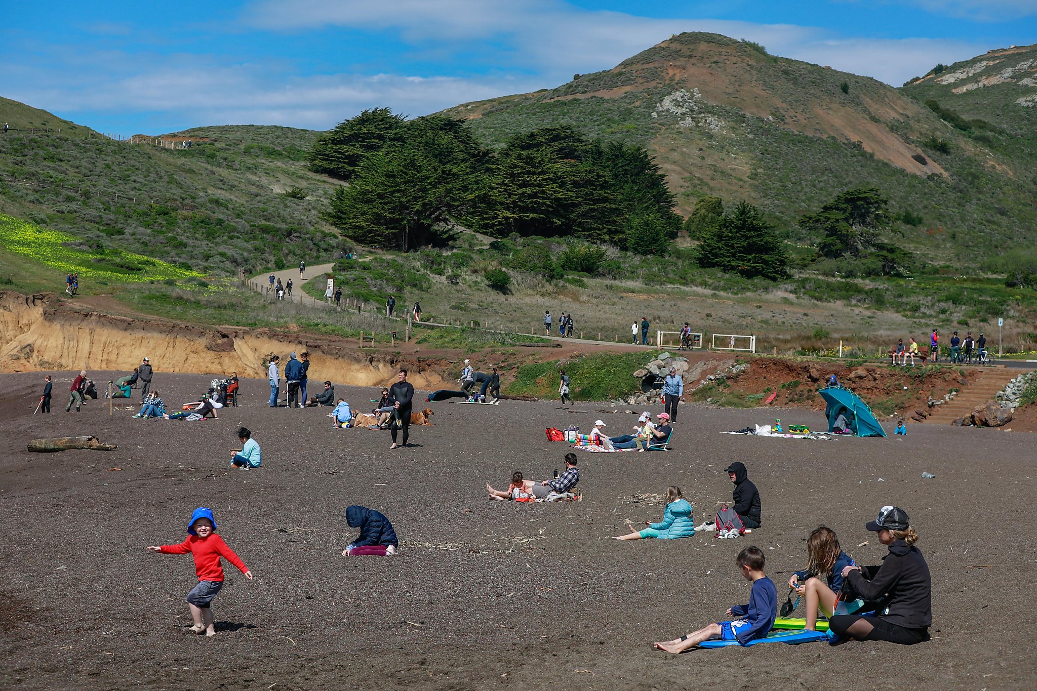 Social distancing during coronavirus pandemic? Not in Bay Area parks