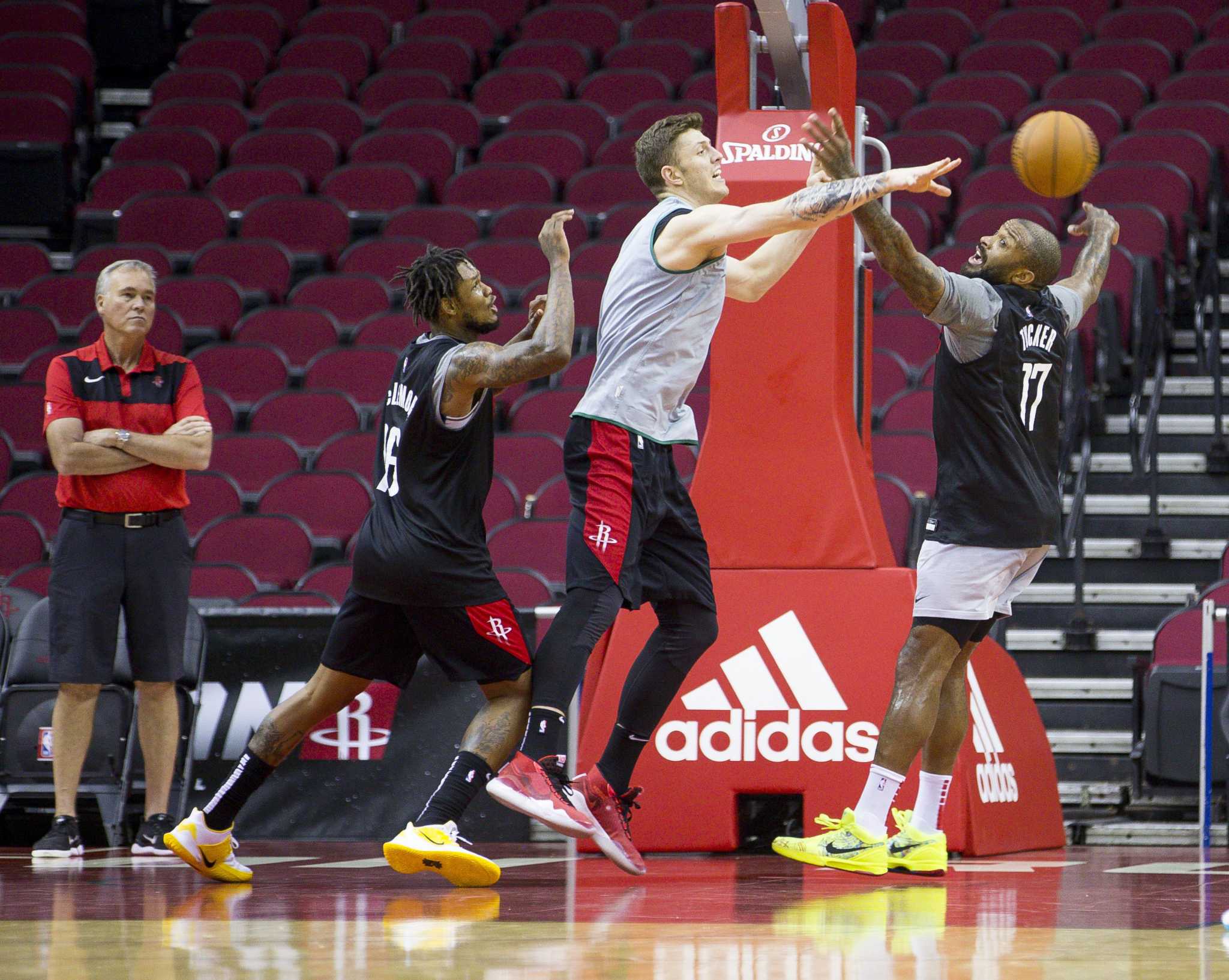 Rockets delay reopening of Toyota Center to players